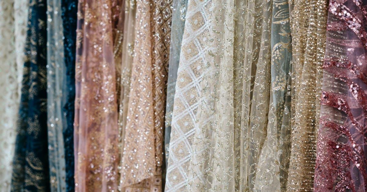 Materiały w modzie dobrej jakości: jak je rozpoznać i dlaczego warto w nie inwestować?