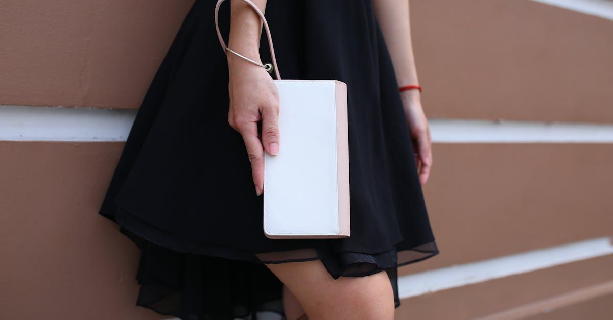 Moda casualowa damska: przewodnik po stylowych i wygodnych stylizacjach na co dzień