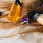 Pielęgnacja włosów farbowanych: jak utrzymać kolor i blask na dłużej