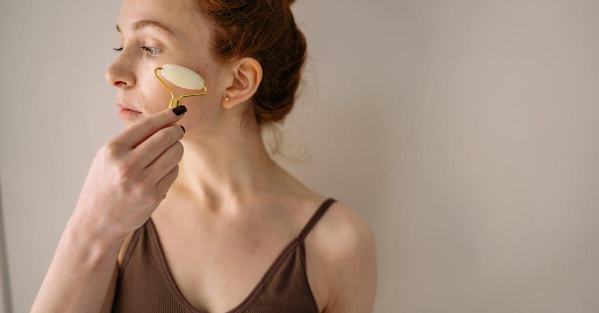 Minimalizm w pielęgnacji skóry: prosta rutyna, realne efekty