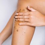 Pielęgnacja skóry ciała: kompletny przewodnik krok po kroku na każdą porę roku