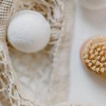 Naturalna pielęgnacja ciała: skuteczne rytuały, bezpieczne składniki i proste domowe przepisy