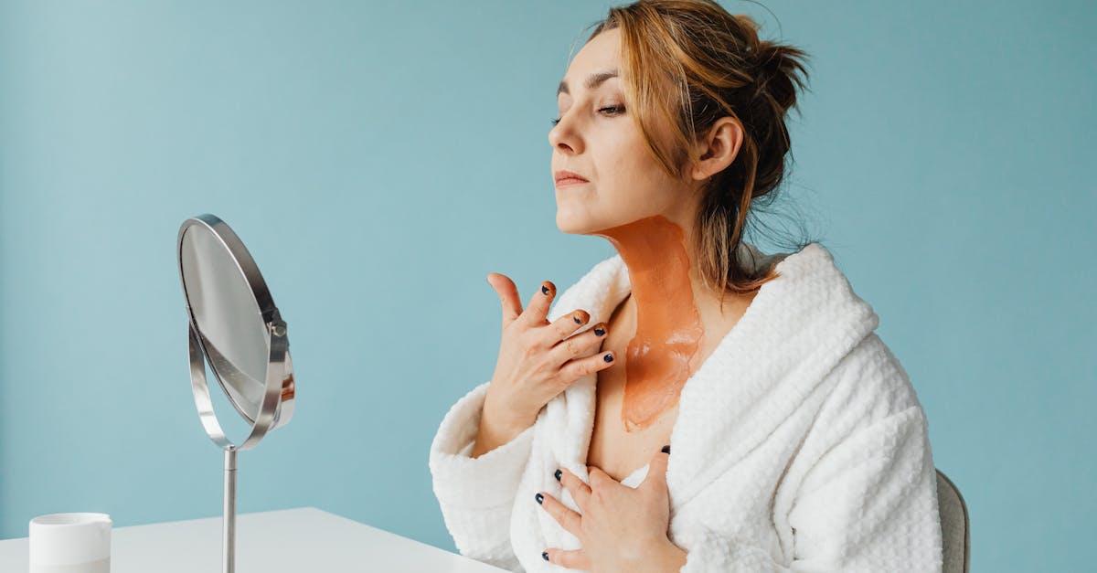 Niacynamid – działanie i zastosowanie w pielęgnacji skóry: korzyści, efekty i jak go bezpiecznie stosować