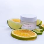 Witamina C w pielęgnacji twarzy: działanie, efekty i jak poprawnie ją stosować