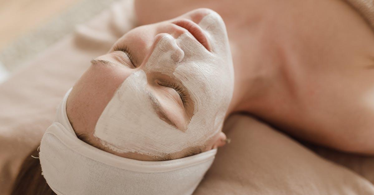 Jak łączyć składniki aktywne w pielęgnacji skóry: bezpieczne duety i zakazane połączenia