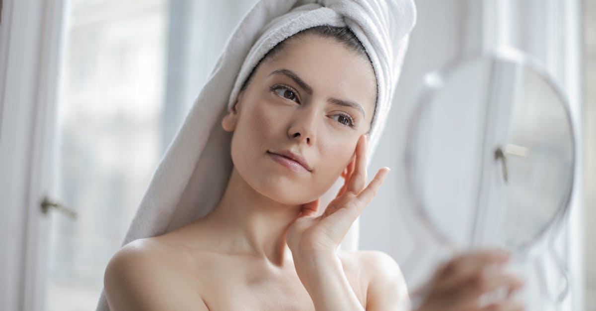 Mity kosmetyczne, które szkodzą skórze: najczęstsze błędy pielęgnacyjne i jak ich uniknąć