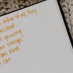 Afirmacje i pozytywne myślenie: jak codziennie wzmacniać nastawienie i budować wewnętrzną siłę