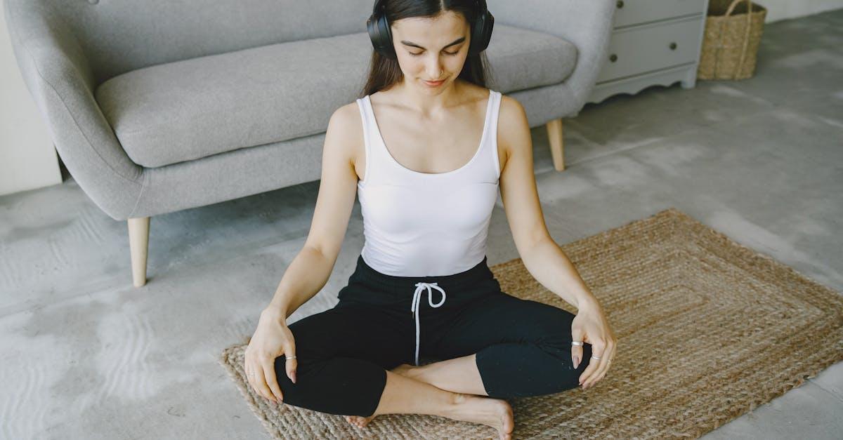 Medytacja dla początkujących w domu: praktyczny przewodnik krok po kroku