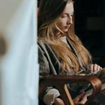 Wieczorne rytuały relaksacyjne: 12 prostych sposobów na wyciszenie przed snem